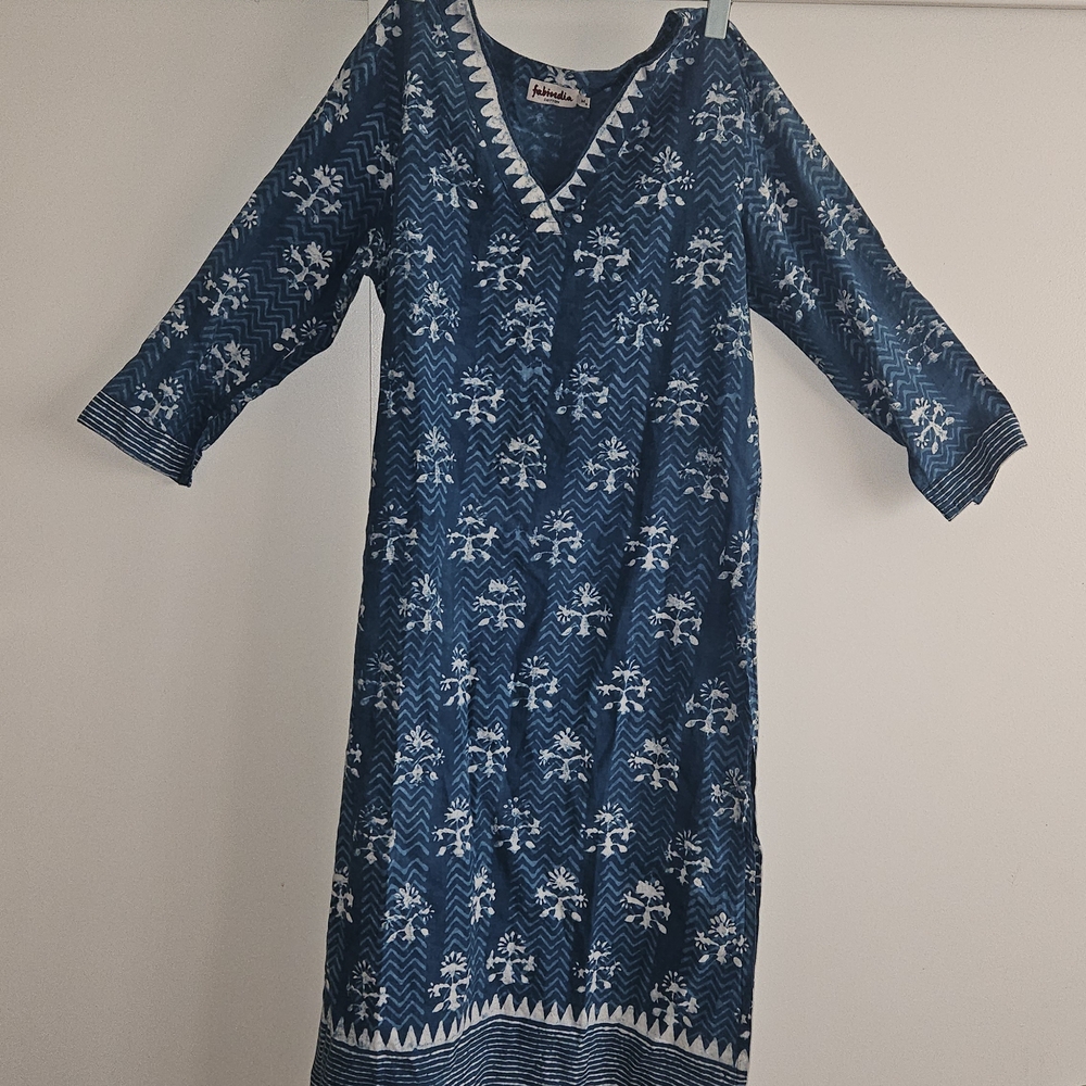Fabindia Blue and White Patterned Kurta